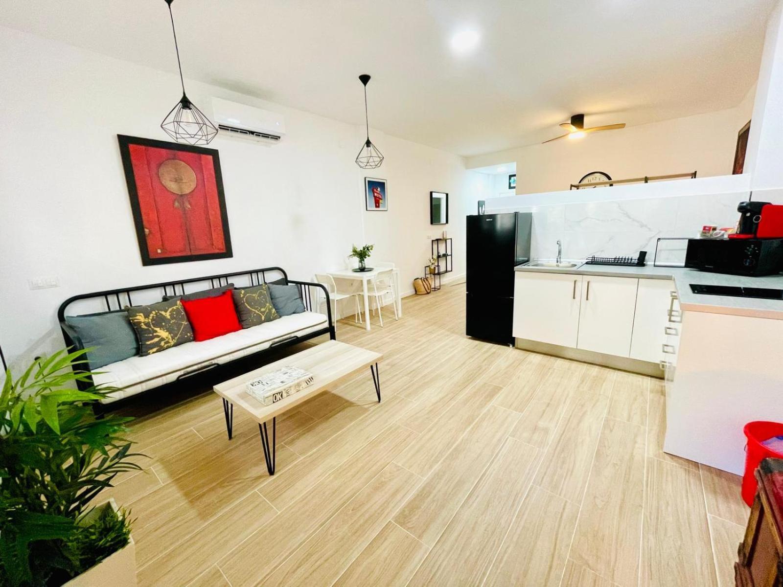 Completo Y Bello Apartamento En Málaga Exterior foto